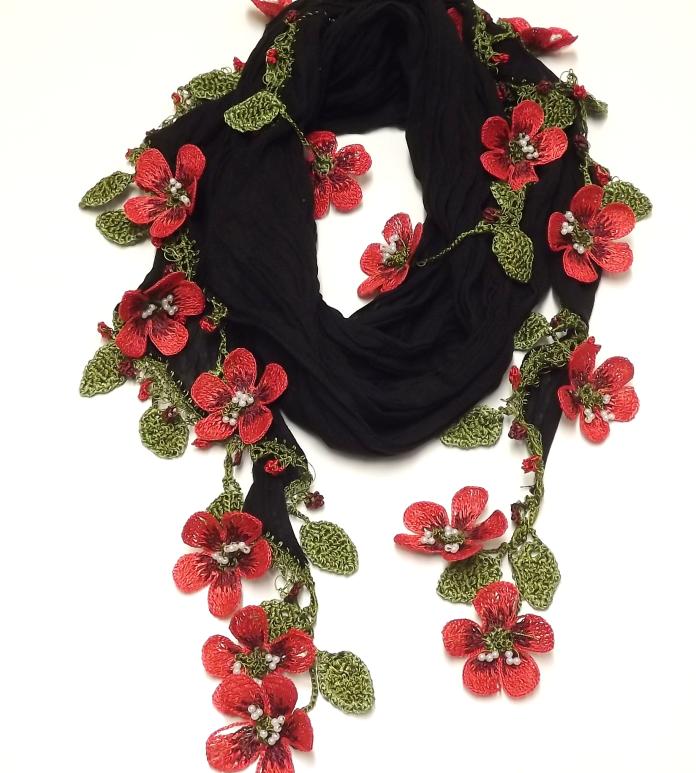 Crochet flower necklace