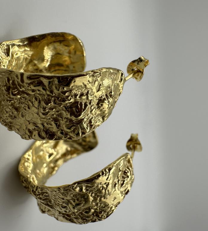 gold earrings