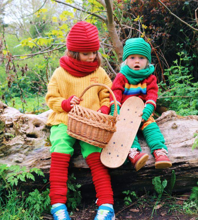 Kids wearing pleats.