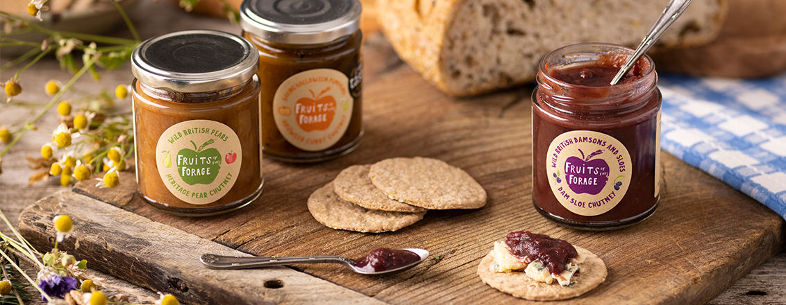Fruits of the forage jam with biscuits